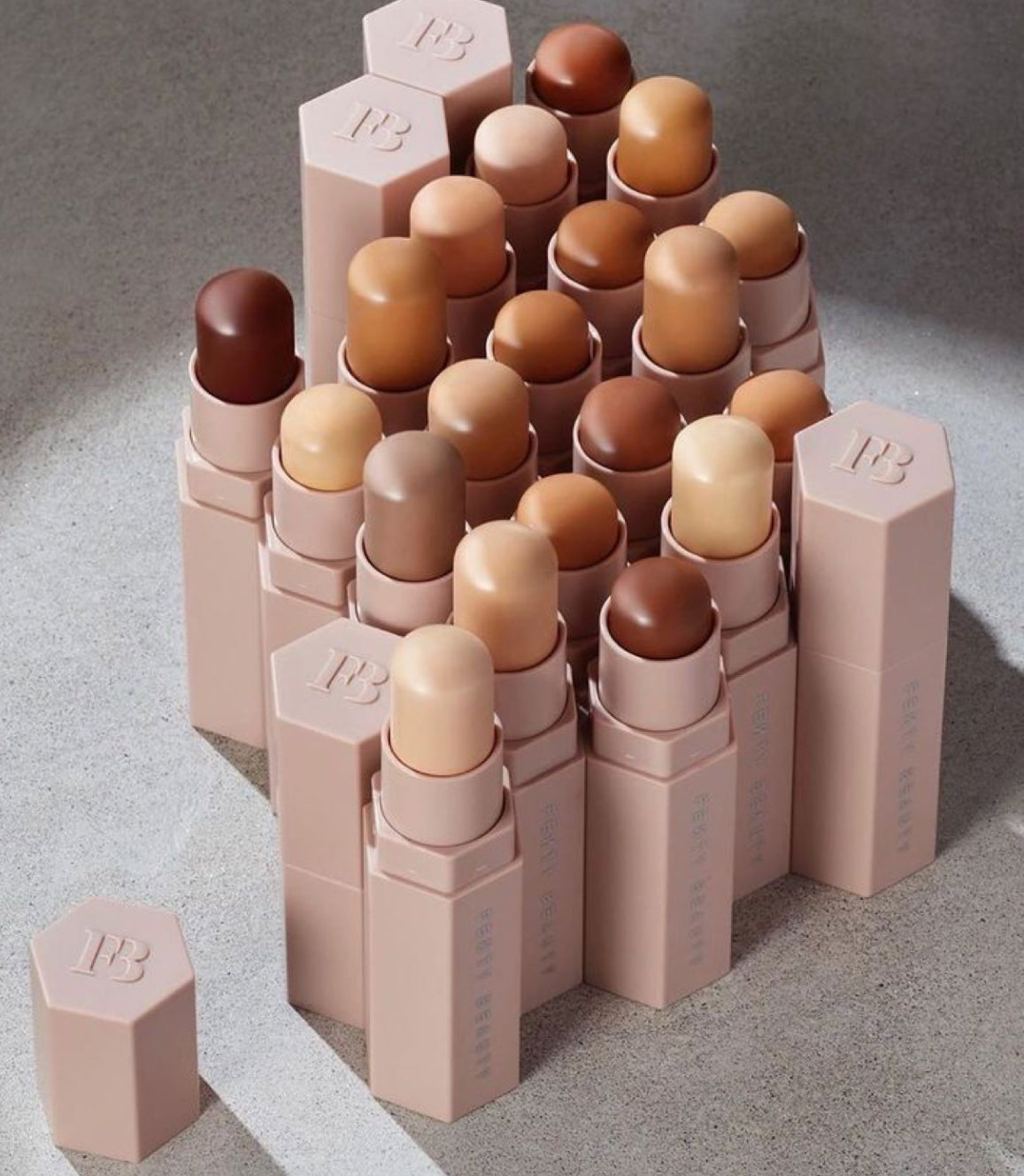 MATCH STIX CONTOUR SKINSTICK – Fenty Beauty